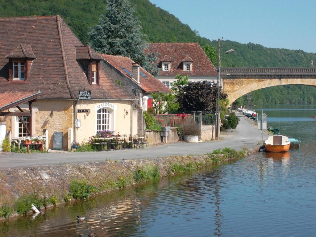 فندق Mauzac-et-Grand-Castangفي  Le Barrage المظهر الخارجي الصورة